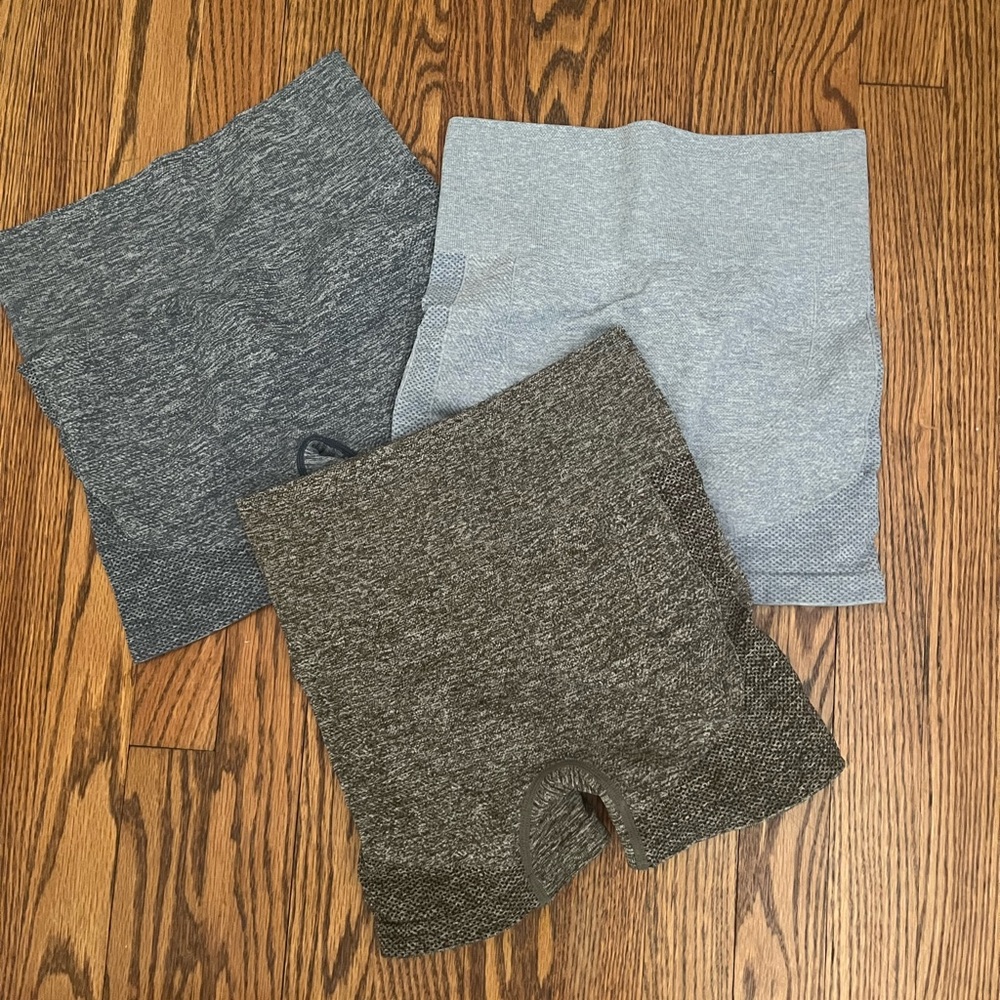 Amazon 3-piece grey and blue shorts bundle #activewear
Never worn